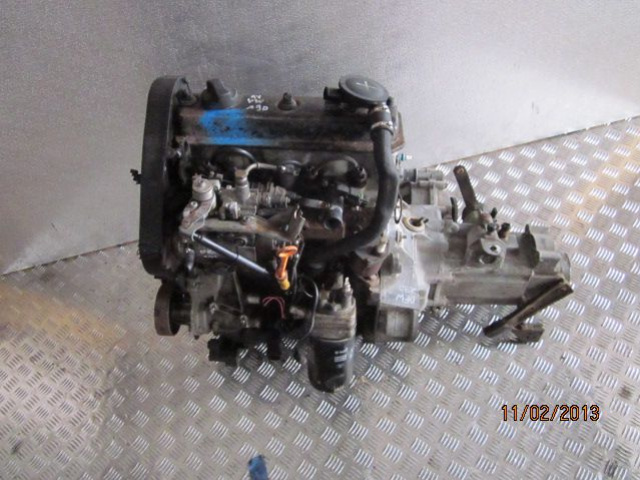 Двигатель 1.9 D Y1 VW GOLF CADDY z насос 0460848101