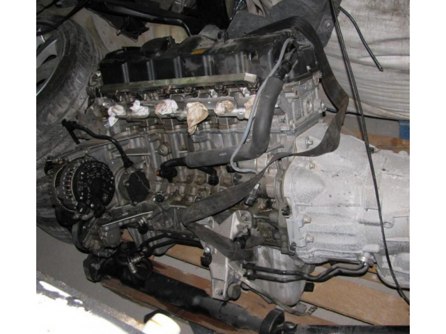 BMW E90 LCI 328i двигатель поврежденный навесное оборудование
