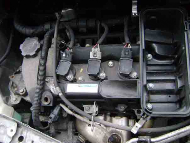 Toyota Aygo Yaris Citroen C1 107 1.0 1KR двигатель