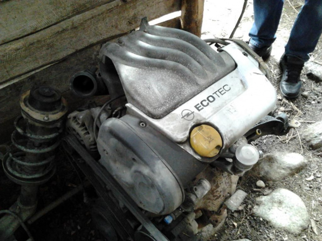 Opel astra F vectra B tigra двигатель 1.6 x16xel