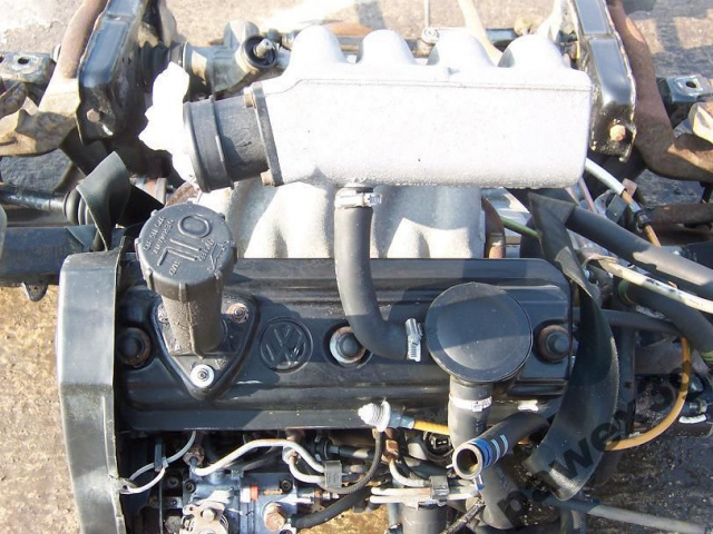 Двигатель 1.9 D VW TRANSPORTER T4 насос WTRYSKOWA