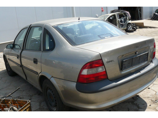 Двигатель 1, 6 OPEL VECTRA B 97г..