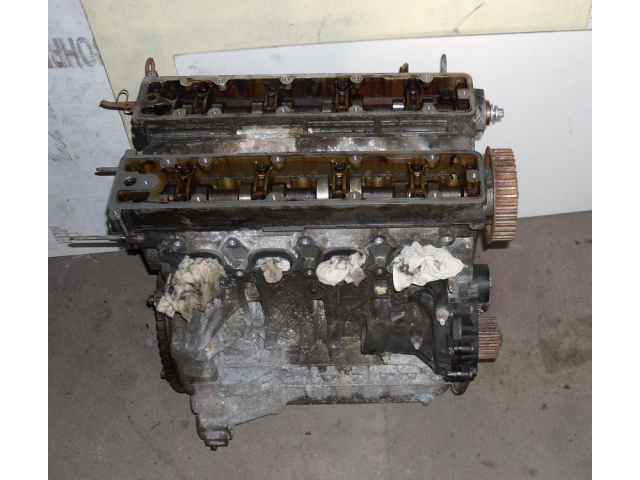 Двигатель Citroen C5 Picasso 1.8 16V glowica без навесного оборудования
