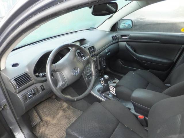 TOYOTA AVENSIS T25. 2.0D4D двигатель в сборе супер