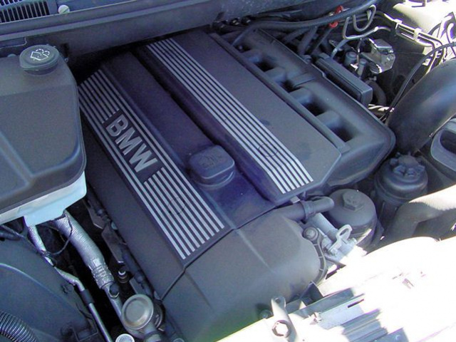 Двигатель BMW X5 E39 3.0 213KM бензин 154TYS KM M54
