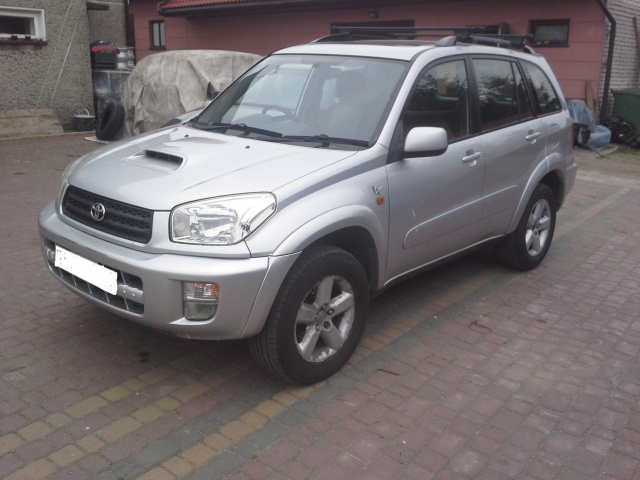 TOYOTA RAV4 00-05 2.0 D4D AVENSIS двигатель W машине