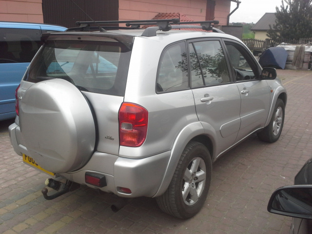 TOYOTA RAV4 00-05 2.0 D4D AVENSIS двигатель W машине