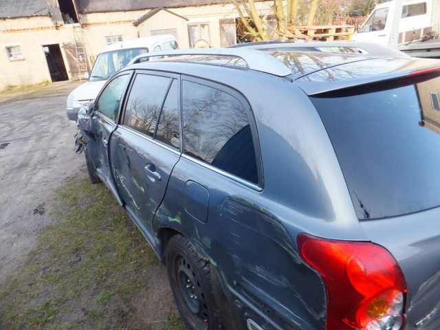 TOYOTA AVENSIS T25. 2.0D4D двигатель в сборе супер