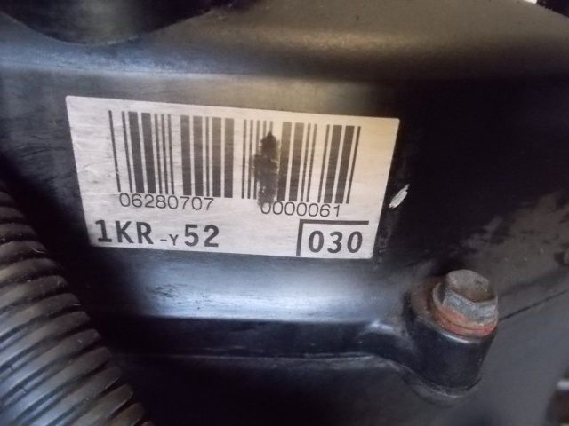 TOYOTA YARIS II 06-09 1.0 двигатель 1KR BEZ EGR