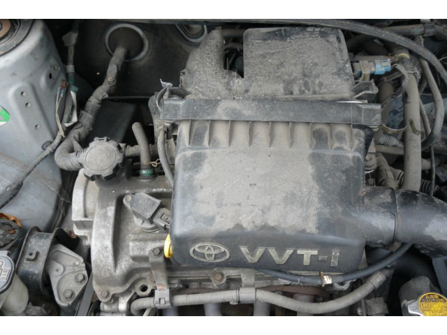 Двигатель 1, 0 TOYOTA YARIS VVT-I '99г..LODZKIE