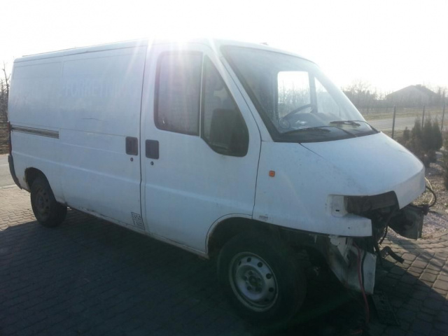 Peugeot Boxer 2, 5D - поврежденный двигатель, на запчасти