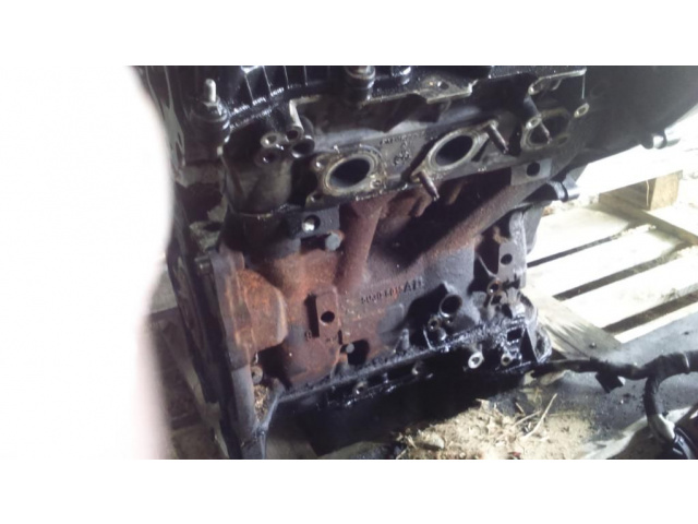 Двигатель Peugeot 407 2, 7hdi 204 konie поврежденный
