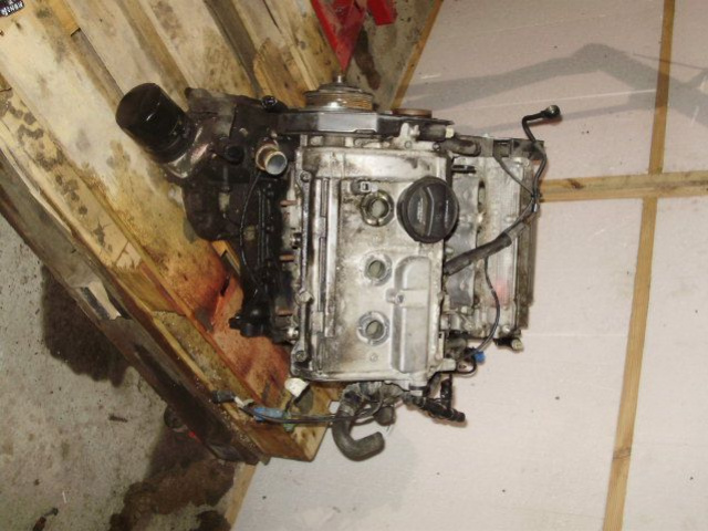 VW Passat B5 2.8 30V V6 двигатель bez навесного оборудования