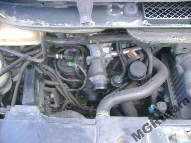 Двигатель PEUGEOT 807 CITROEN C8 2.0 HDI в сборе форсунки