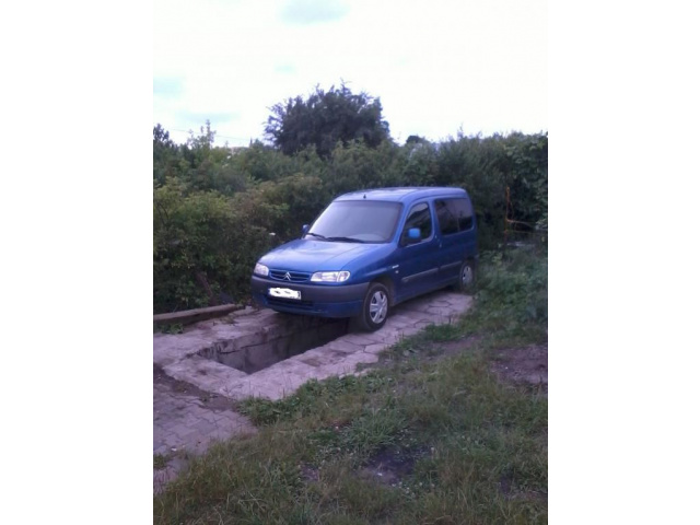 CITROEN BERLINGO PEUGEOT PARTNER двигатель 1, 4B