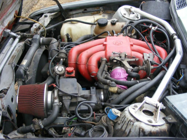 Двигатель BMW e30 M20B20 + osprzet-silnik w машине