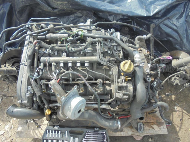 Двигатель OPEL SAAB ASTRA H 1.9CDTI GTC 55196611 FGP
