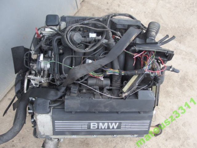 BMW E32 3.0 V8 двигатель E34 бензин