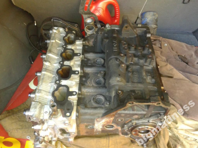 Двигатель HYUNDAI SANTA FE 2.4 16V 05 G4JS поврежденный
