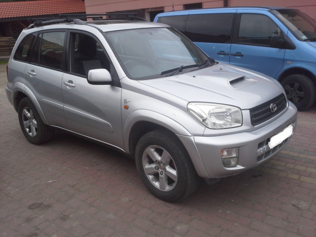 TOYOTA RAV4 00-05 2.0 D4D AVENSIS двигатель W машине