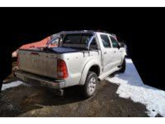 TOYOTA HILUX 2.5 D4D 2008 85000km двигатель в сборе