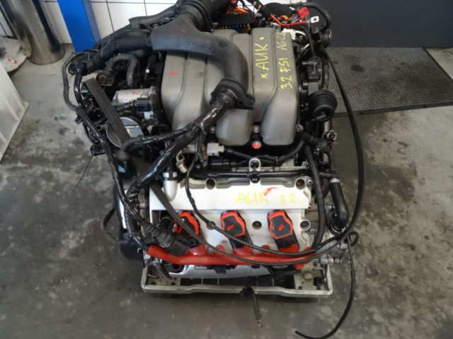 AUDI A4 A6 C6 двигатель в сборе 3, 2 AUK V6