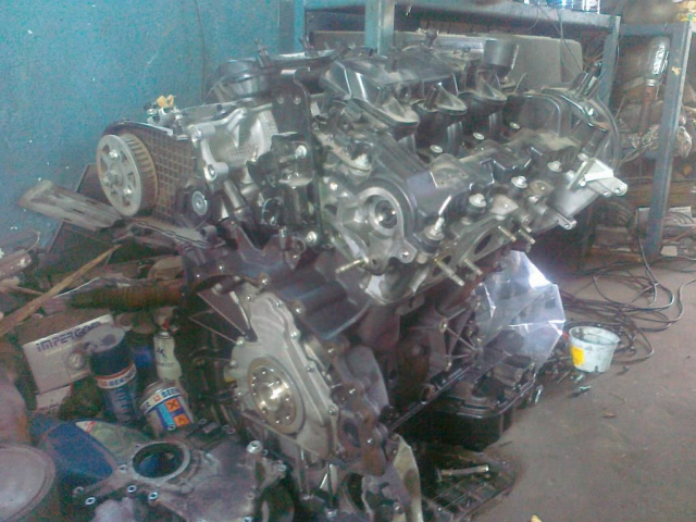 Двигатель JAGUAR XF 3, 0 V6 TDI поврежденный