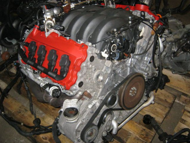 AUDI RS4 двигатель 4.2 BNS 420KM