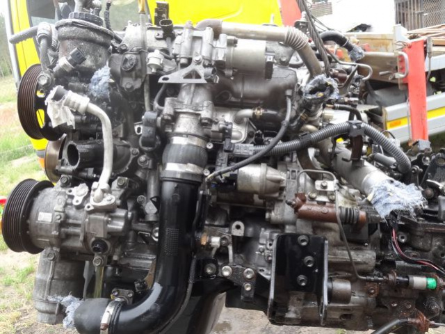Двигатель corolla verso avensis 04-09 2.2 d4d toyota
